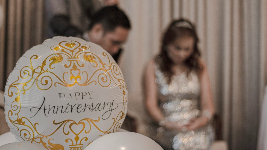 How to Write a Personalized Anniversary Blessing
